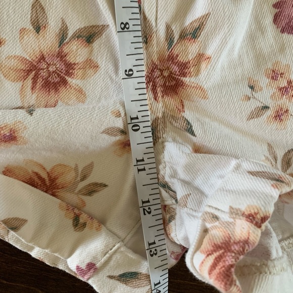 AE hi-rise shorts - Picture 6 of 7